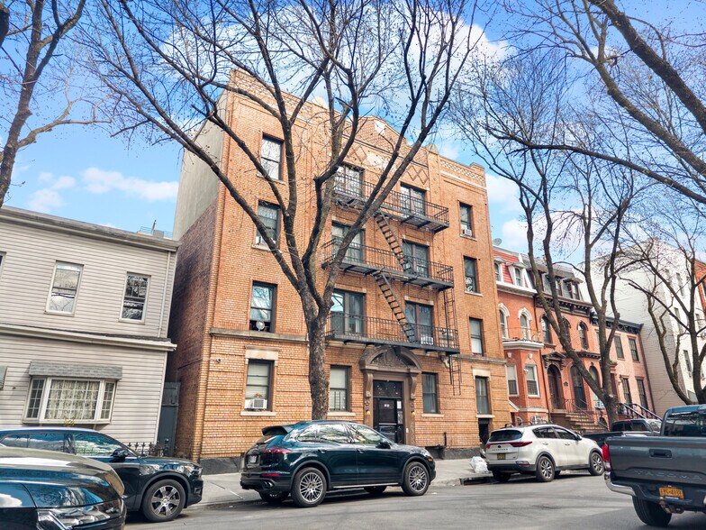 More Photos Of 93-95 India St, Brooklyn Apartments For Sale