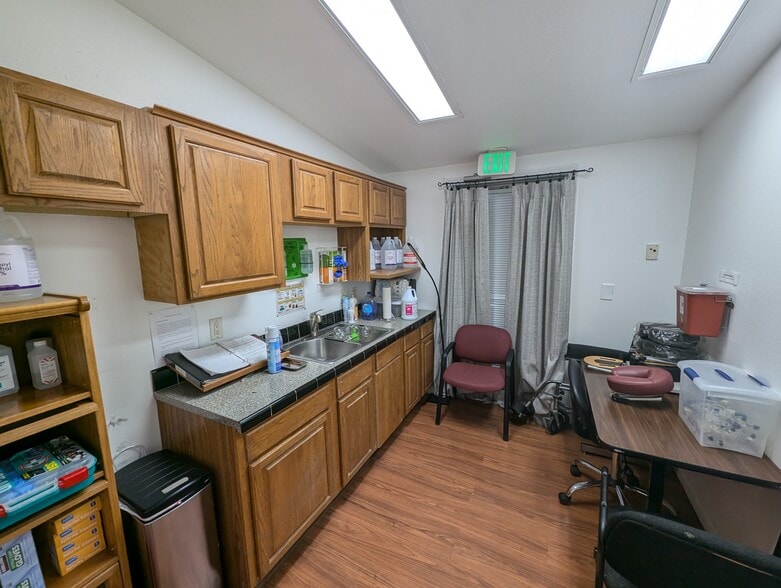 More Photos Of 1707 Fortview Rd, Austin Medical For Sale