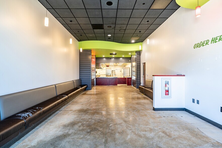 More Photos Of 6151 Trace Parkway Dr, Edwardsville Storefront For Lease
