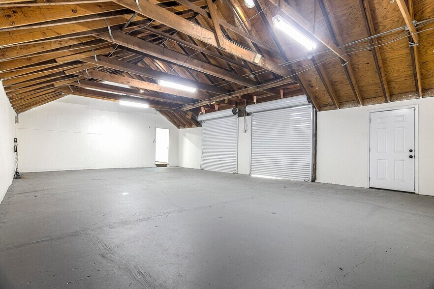 More Photos Of 6937 Perris Hill Park Rd, San Bernardino Industrial For Sale