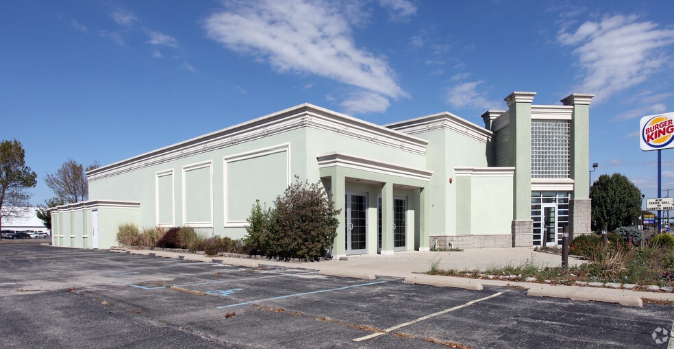 More Photos Of 4008 W Bethel Ave, Muncie Medical For Sale