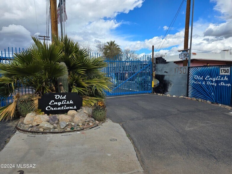 Primary Photo Of 1750 W Roger Rd, Tucson Auto Repair For Sale