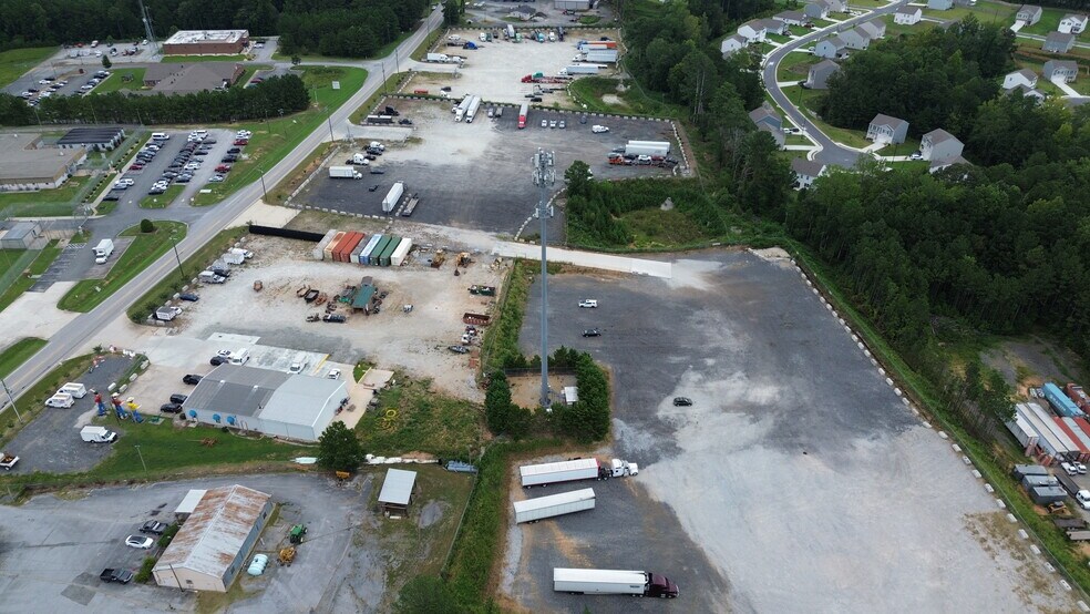 More Photos Of 1302 Industrial Blvd N, Dallas Land For Lease