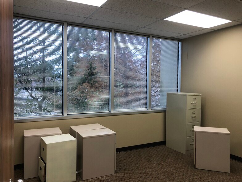 More Photos Of 3029 S Sherwood Forest Blvd, Baton Rouge Loft Creative Space For Lease