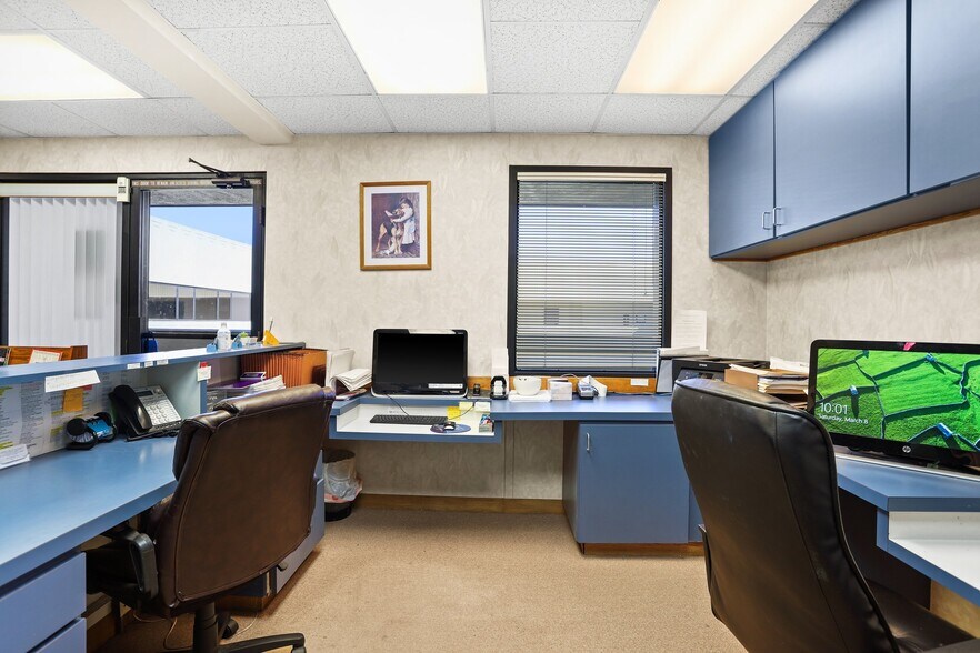 More Photos Of 999 N Tustin Ave, Santa Ana Office For Sale