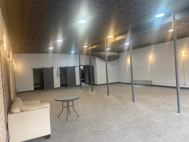 More Photos Of 6212 Roosevelt Rd, Oak Park Storefront Retail Office For Lease