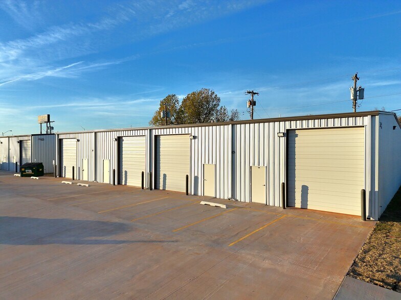Primary Photo Of 7025 N Santa Fe Ave, Oklahoma City Warehouse For Lease