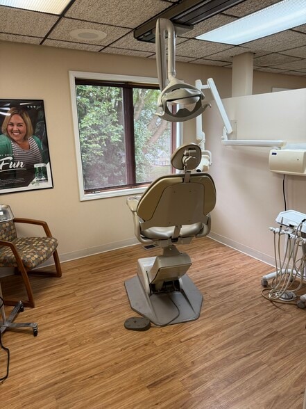 More Photos Of 5516 Torrey Rd, Flint Medical For Sale