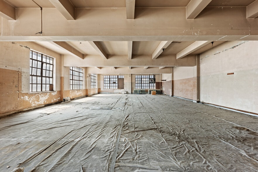 More Photos Of 551-553 S Broadway, Los Angeles Storefront Retail Office For Sale