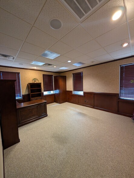 More Photos Of 6016-6020 NW 120th Ct, Oklahoma City Coworking Space
