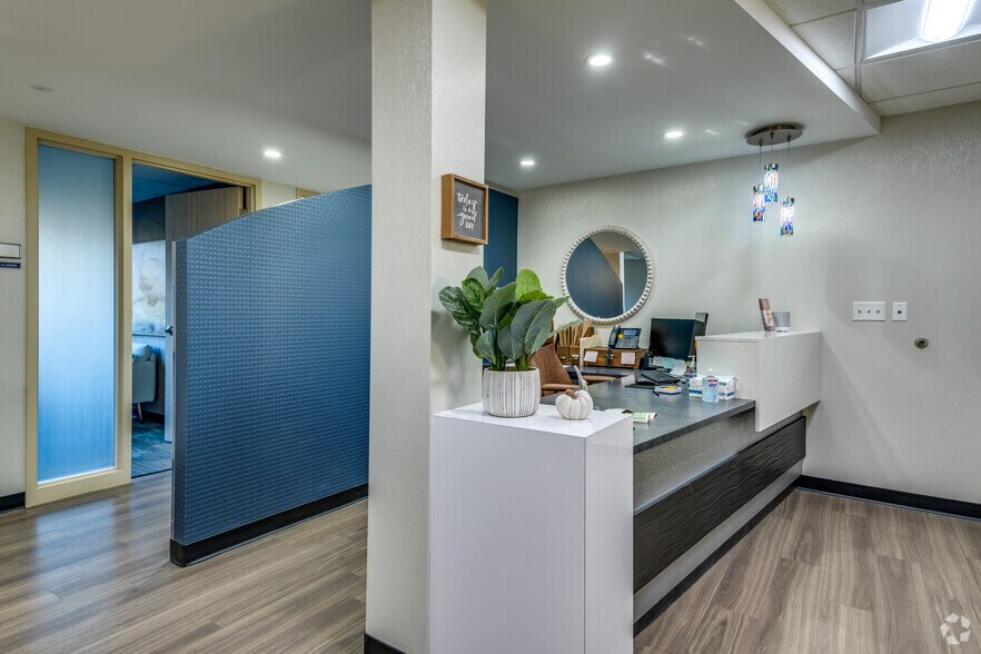 More Photos Of 14525 Hwy 7, Minnetonka Medical For Lease