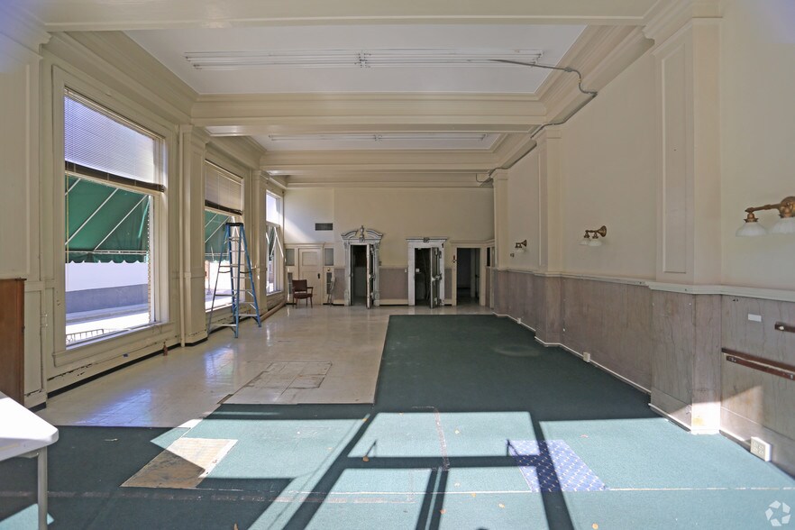 More Photos Of 1303 Main St, Newberry Office Residential For Sale