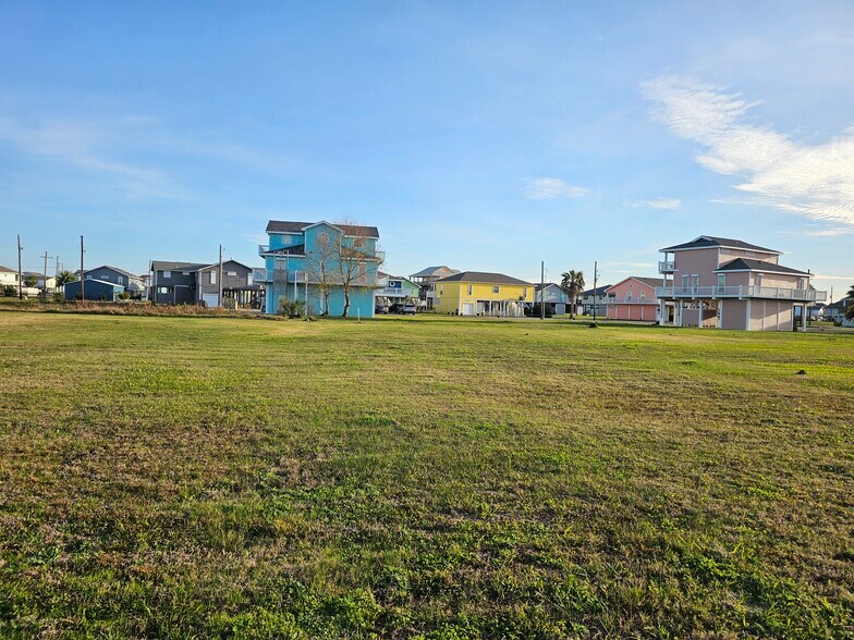 More Photos Of 3114 TX 87, Crystal Beach Land For Lease