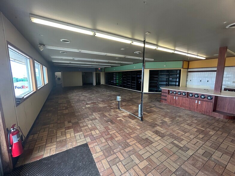 More Photos Of 1825 E Main St, Reedsburg Convenience Store For Sale