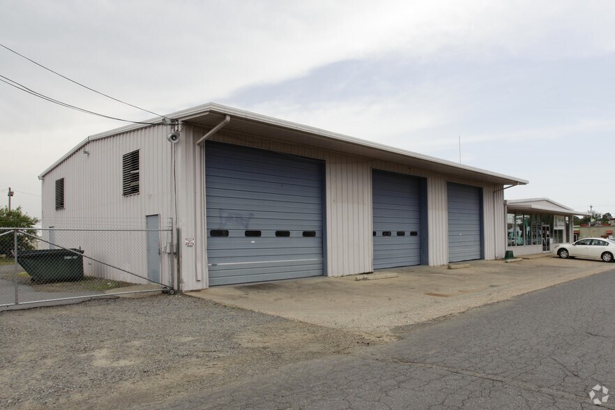 More Photos Of 812 Merriman Street, Conway Flex For Sale