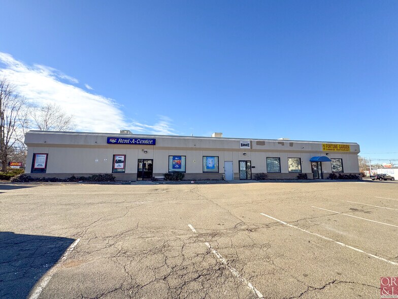 Primary Photo Of 340 E Main St, Middletown Freestanding For Sale