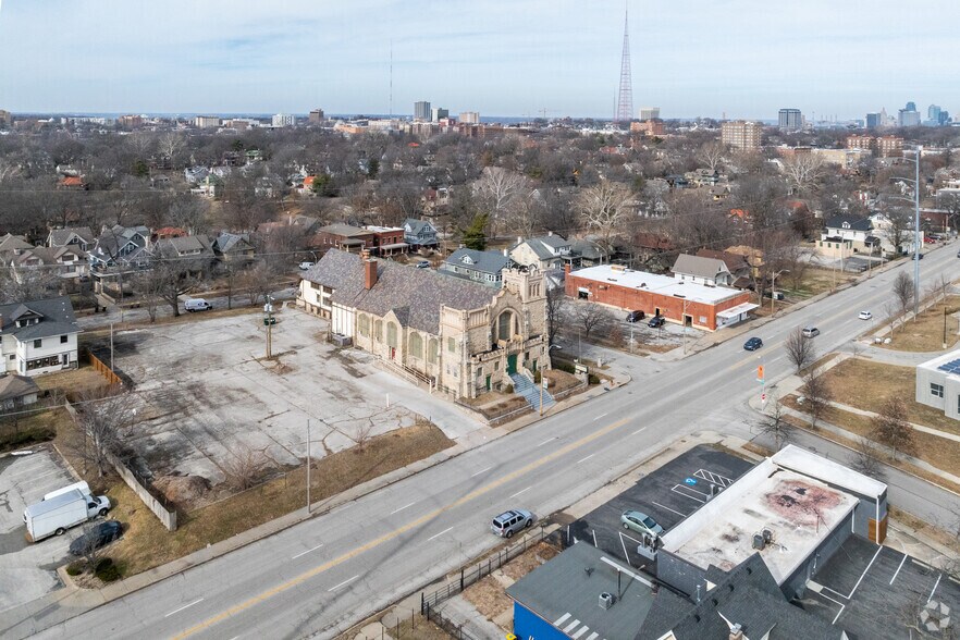 More Photos Of 3800 Troost Ave, Kansas City Office Residential For Sale