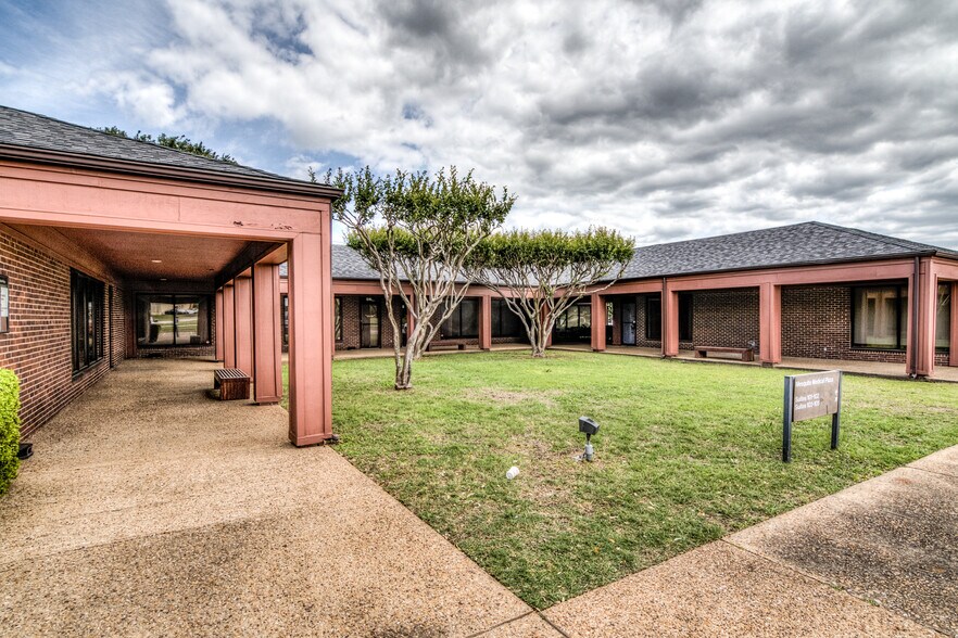 Primary Photo Of 1010 N Belt Line Rd, Mesquite Medical For Lease