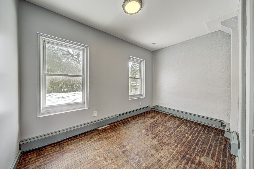 More Photos Of 137 William St, Newburgh Apartments For Sale