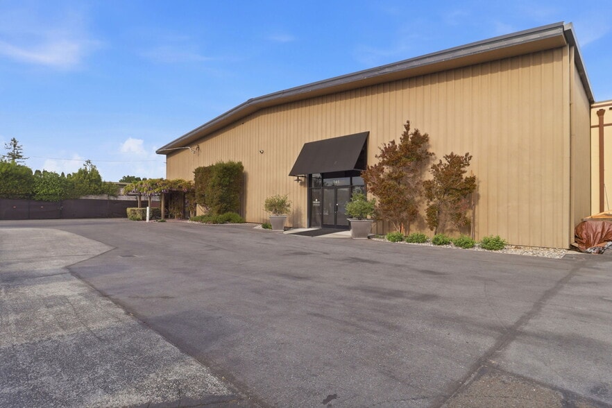 More Photos Of 741-751 Barron Ave, Redwood City Warehouse For Lease