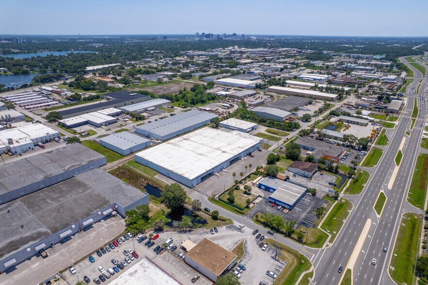 More Photos Of 2700-2716 Hazelhurst Ave, Orlando Warehouse For Lease