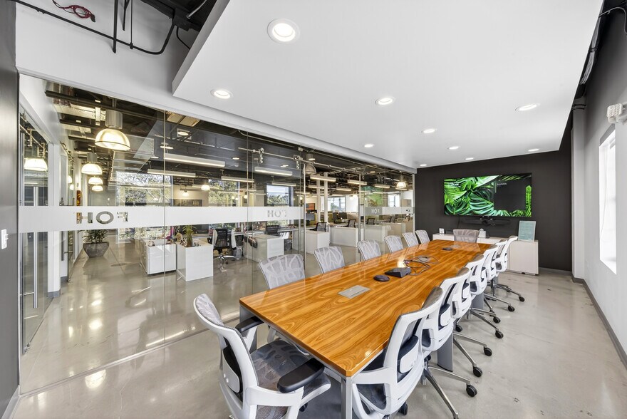 More Photos Of 7630 Biscayne Blvd, Miami Office For Lease