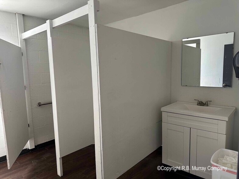 More Photos Of 1851 E Florida St, Springfield Warehouse For Lease