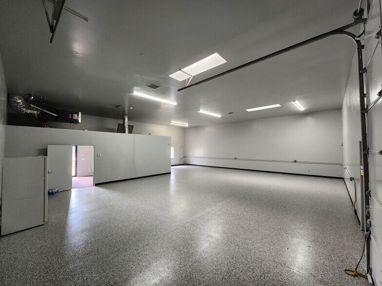 More Photos Of 6570 E 6th St, Prescott Valley Warehouse For Lease