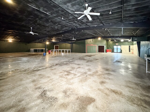 More Photos Of 100 Holiday Ln, Tonkawa Warehouse For Lease