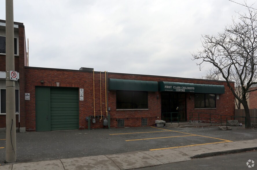 More Photos Of 135 Rebecca St, Hamilton Office For Lease