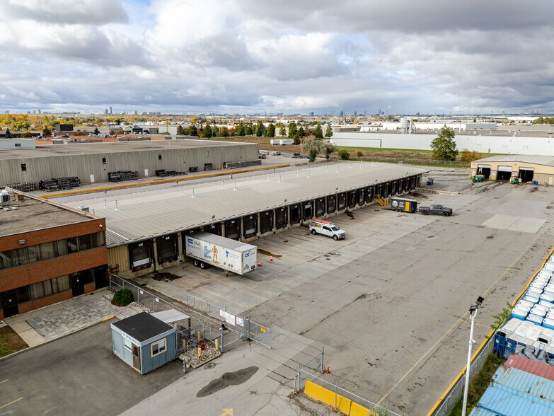More Photos Of 6900 Tranmere Dr, Mississauga Warehouse For Lease