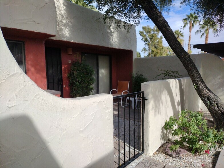 More Photos Of 525 S Thornhill Rd, Palm Springs Apartments For Sale