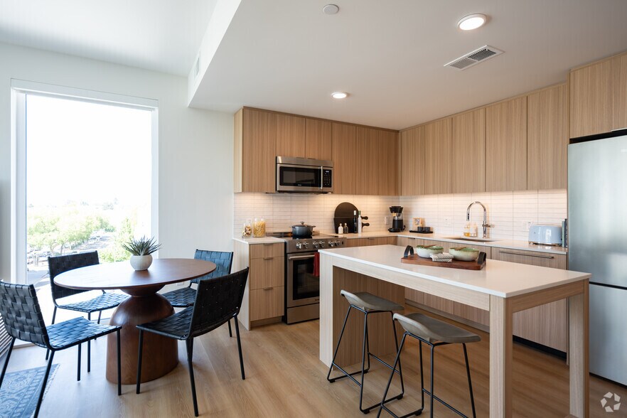 More Photos Of 420 Mendocino Ave, Santa Rosa Apartments For Lease