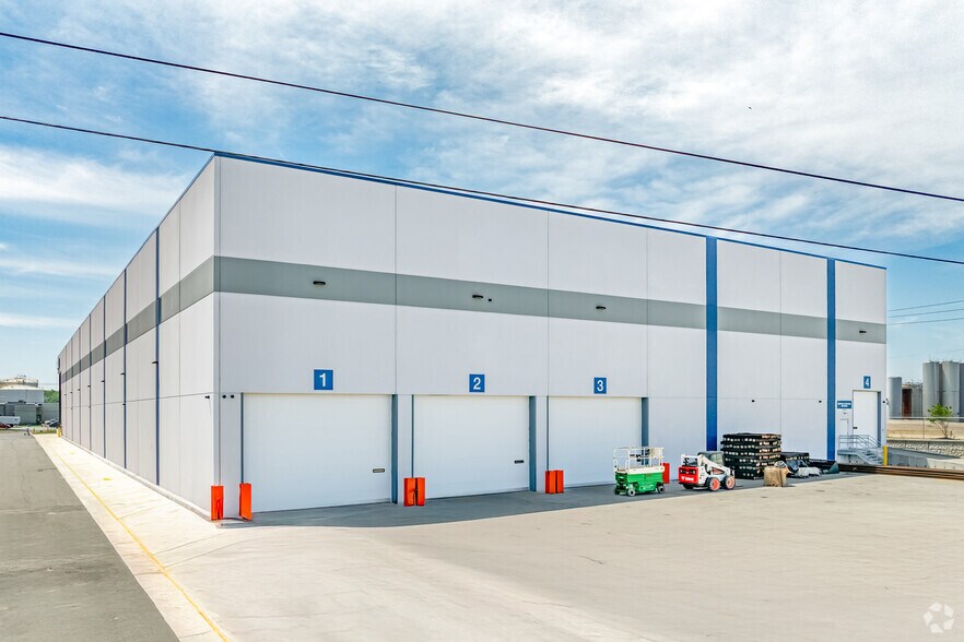 More Photos Of 7 Hook Rd, Bayonne Warehouse For Lease