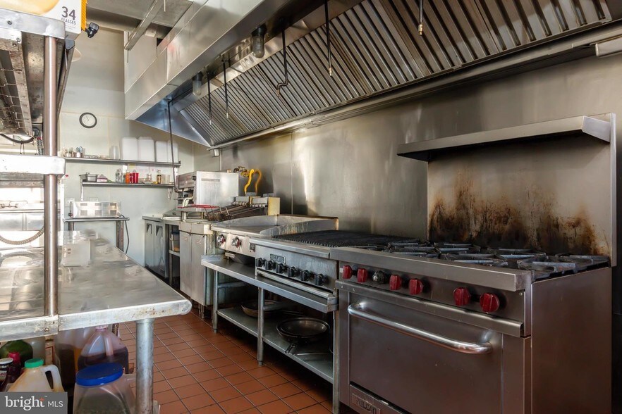 More Photos Of 619-623 E Landis Ave, Vineland Restaurant For Sale