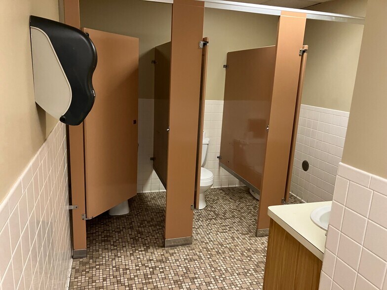 More Photos Of 85 S Long St, Williamsville Office For Lease