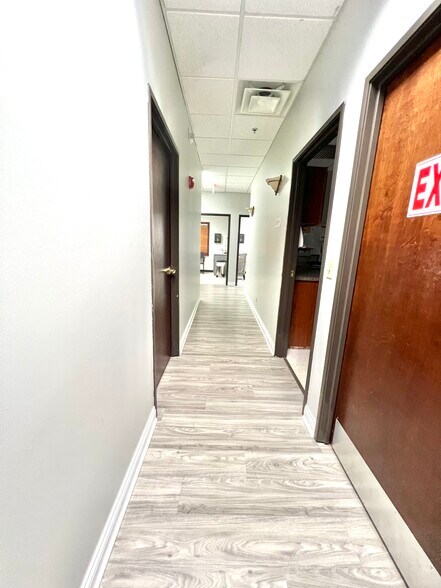 More Photos Of 900-950 W Il Route 22, Lake Zurich Medical For Sale