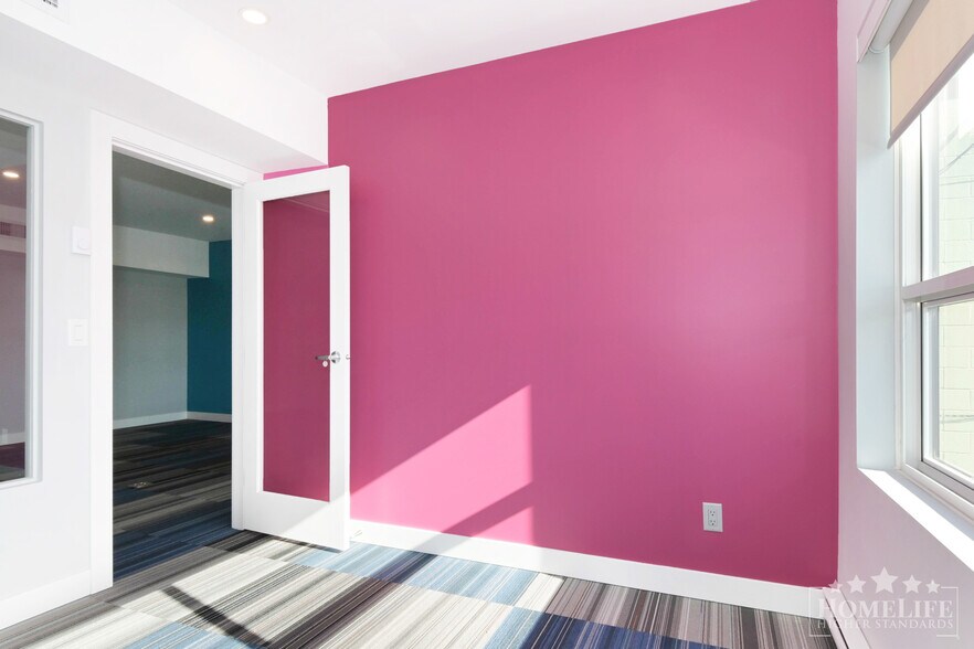 More Photos Of 17535-17537 56 Ave, Surrey Storefront Retail Office For Lease