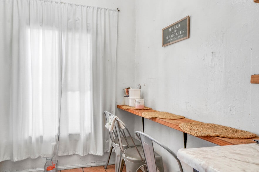 More Photos Of 2717 S Budlong Ave, Los Angeles Apartments For Sale