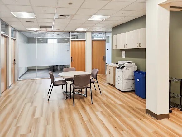More Photos Of 118 County Rd, Ipswich Office For Lease