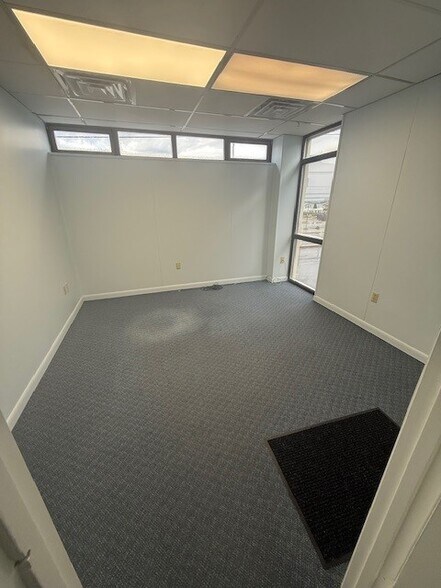 More Photos Of 5000 Coastal Hwy, Ocean City Office For Lease