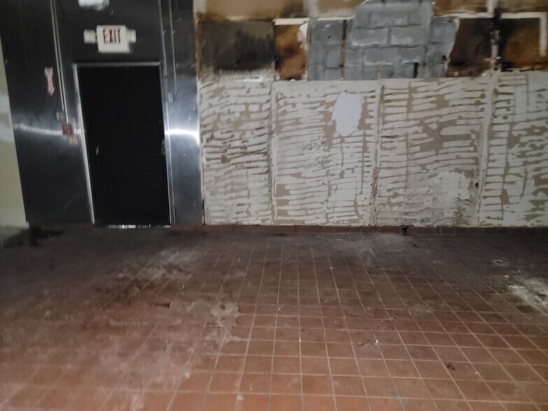 More Photos Of 315 Route 303, Orangeburg Storefront Retail Office For Lease