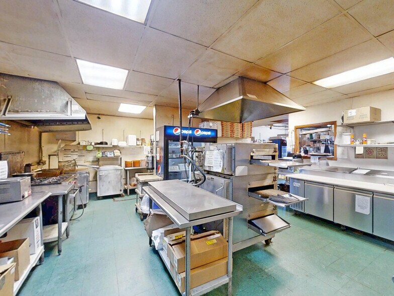 More Photos Of 137 Main St E, Girard Restaurant For Sale