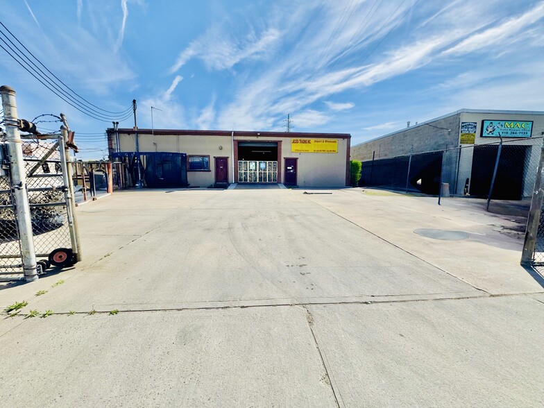 More Photos Of 10 Wheelock Ave, Inwood Warehouse For Sale