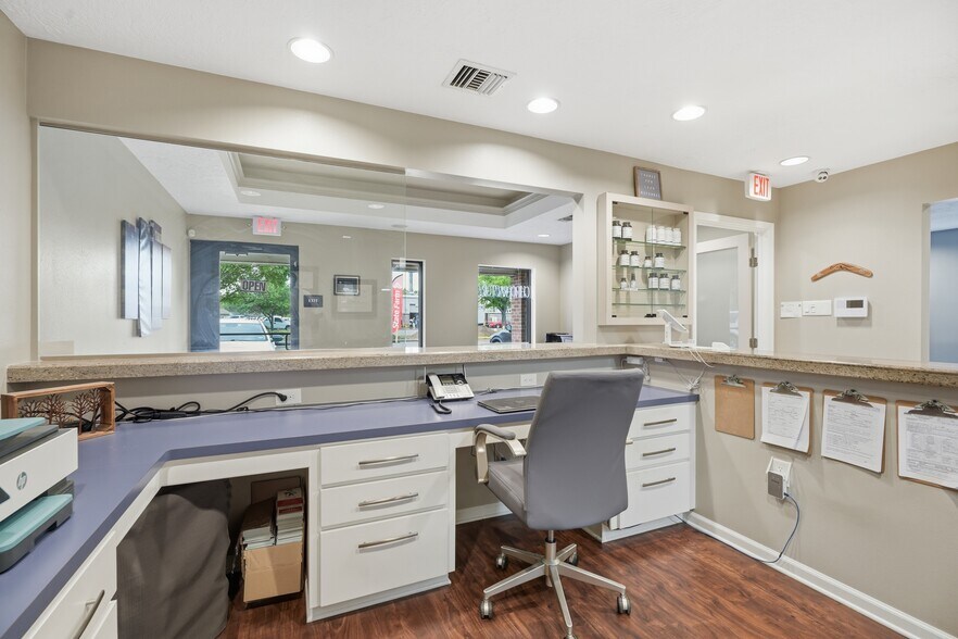 More Photos Of 12325 Scarsdale Blvd, Houston Medical For Sale