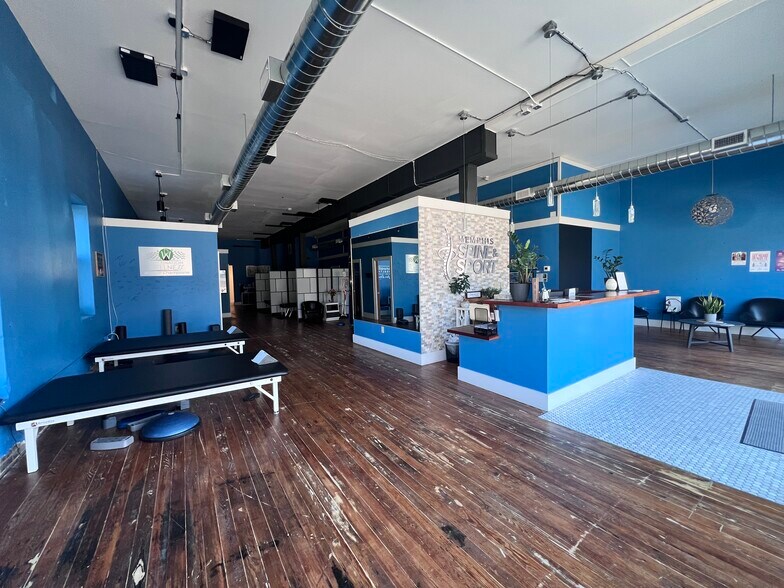 More Photos Of 372 S Main St, Memphis Storefront Retail Office For Sale