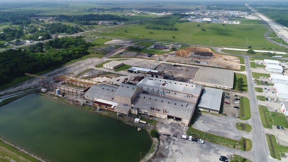 More Photos Of 6817 Industrial Rd, Beaumont Manufacturing For Sale