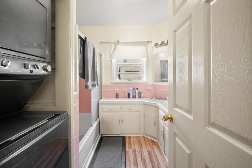 More Photos Of 1200-1210 N Kenmore Ave, Los Angeles Apartments For Sale