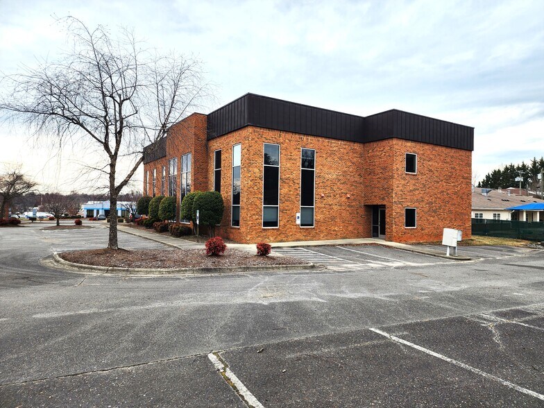 Primary Photo Of 436 Hadley St, Mount Airy Healthcare For Sale