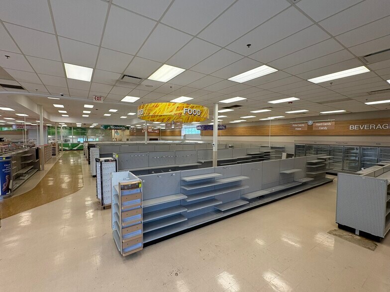 More Photos Of 1000 N Williams St, Paulding Drugstore For Sale